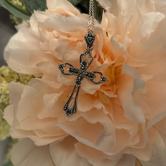 Marcasite Cross Set in Sterling Silver and on a Sterling Silver Chain - Picture 6 of 13